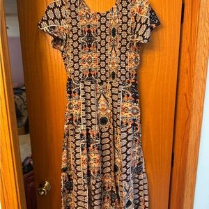 Chic Black and Orange Patterned Midi Dress